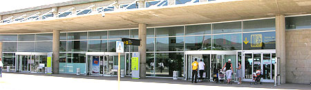 Abflug und Ankunft am Flughafen Fuerteventura